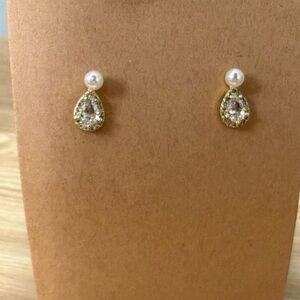 Elegant Pearl Teardrop Earrings